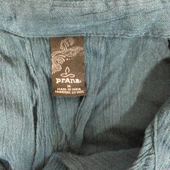 Prana Long Sleeve Button Down Top with Pockets - Size Medium - Picture 6 of 8